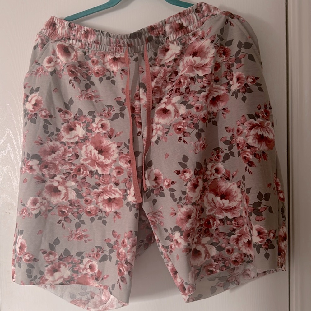 LuLaRoe Floral Jamie French Terry Shorts (Xl)